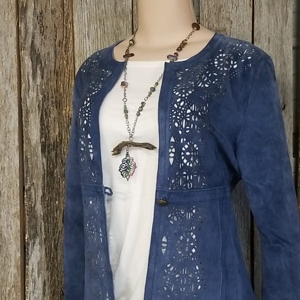 MiFRESIA LAZER CUT DESIGN SUEDE JACKET! - Picture 2 of 10